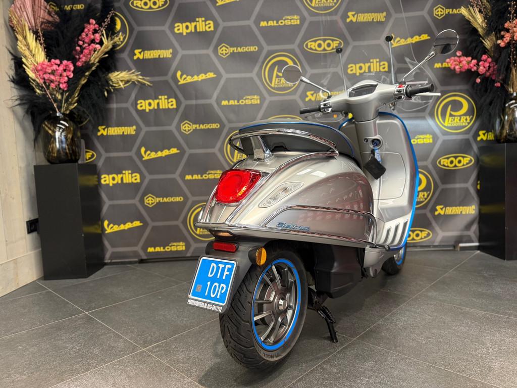 Vespa Elettrica Primavera Elektrisch Scooter | 2019 | 1981km, Gedempte oude gracht 112
2011GW  Haarlem, NL, Gebruikt, Vespa, Vespa