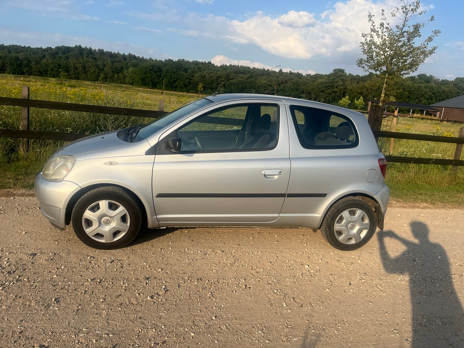 Toyota Yaris 1.3 16V 3DR Linea SOL 2001 Grijs, Auto's, Toyota, Voorwielaandrijving, 1299 cc, 31 €/maand, 4 cilinders