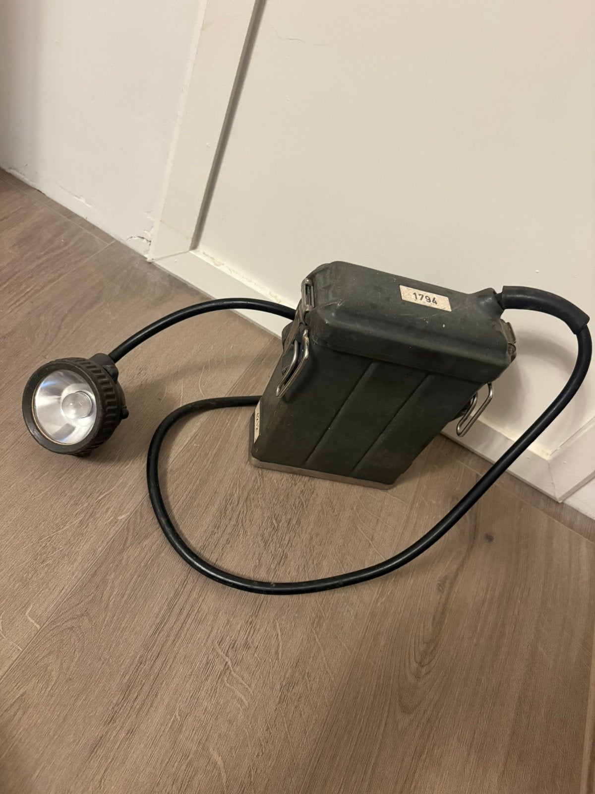 Oude elektrische mijnwerkerslamp nr. 1794 – Vintage, Overige fittingen, Ophalen of Verzenden, Zo goed als nieuw, Antiek