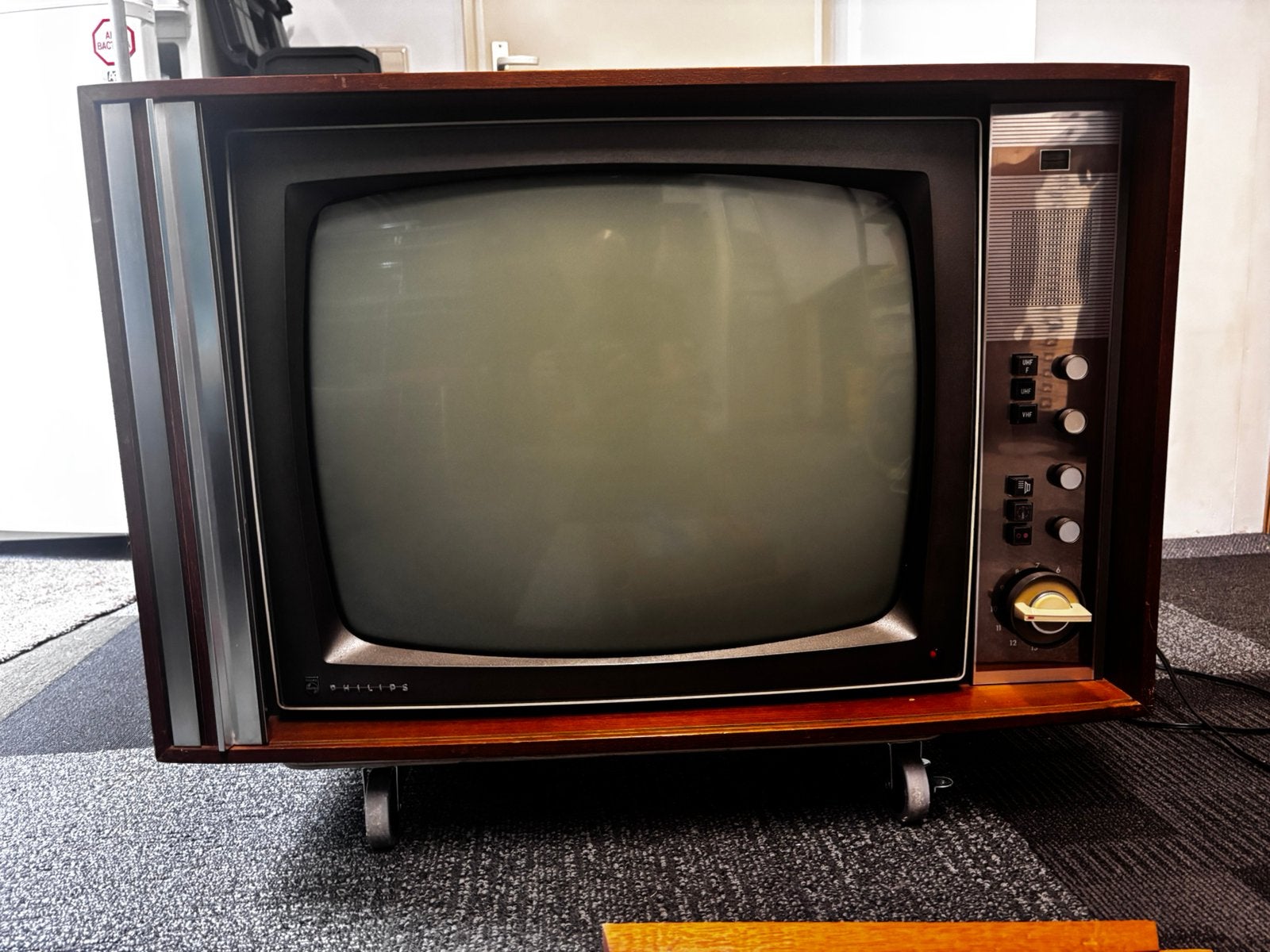 Oude philips tv, Ophalen