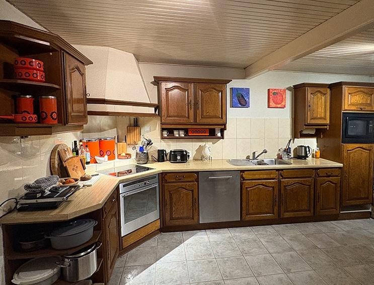 Klassieke keuken inclusief inbouwapparatuur, L-vormig., Ophalen, Gebruikt, Bruin, Overige typen