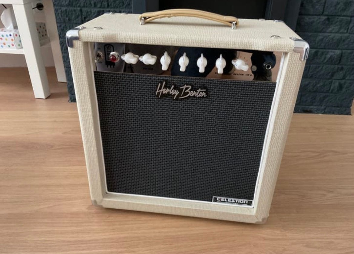 Harley Benton Tube 15 buizenversterker gitaarversterker, Muziek en Instrumenten, Versterkers | Bas en Gitaar, Ophalen, Zo goed als nieuw