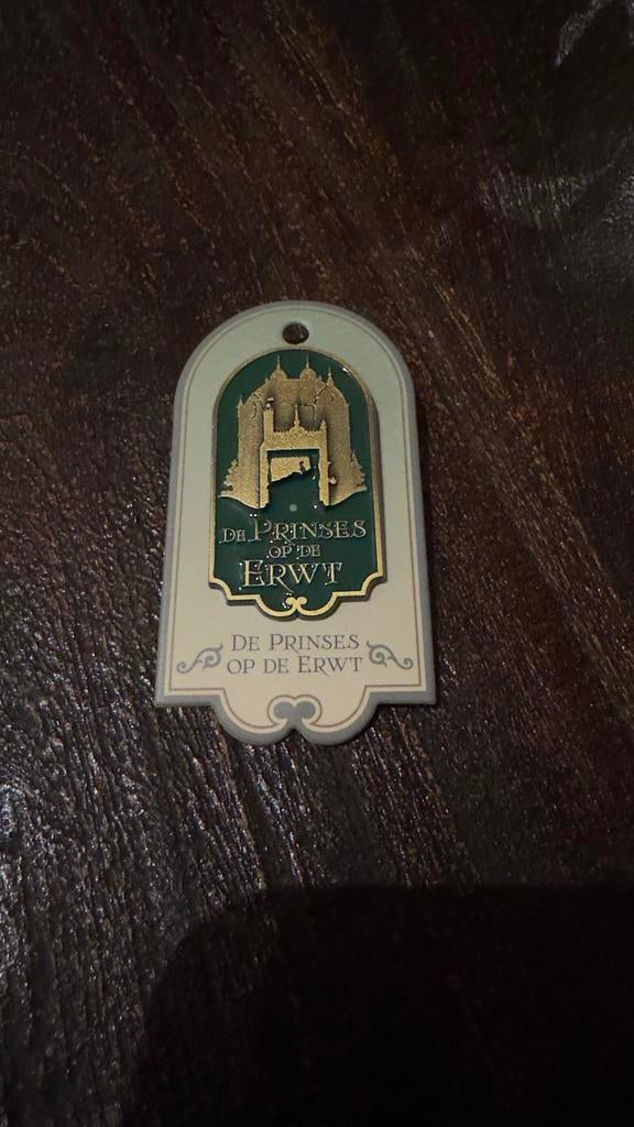 Prinses op de erwt pin efteling, Ophalen of Verzenden, Nieuw, Button of Speldje