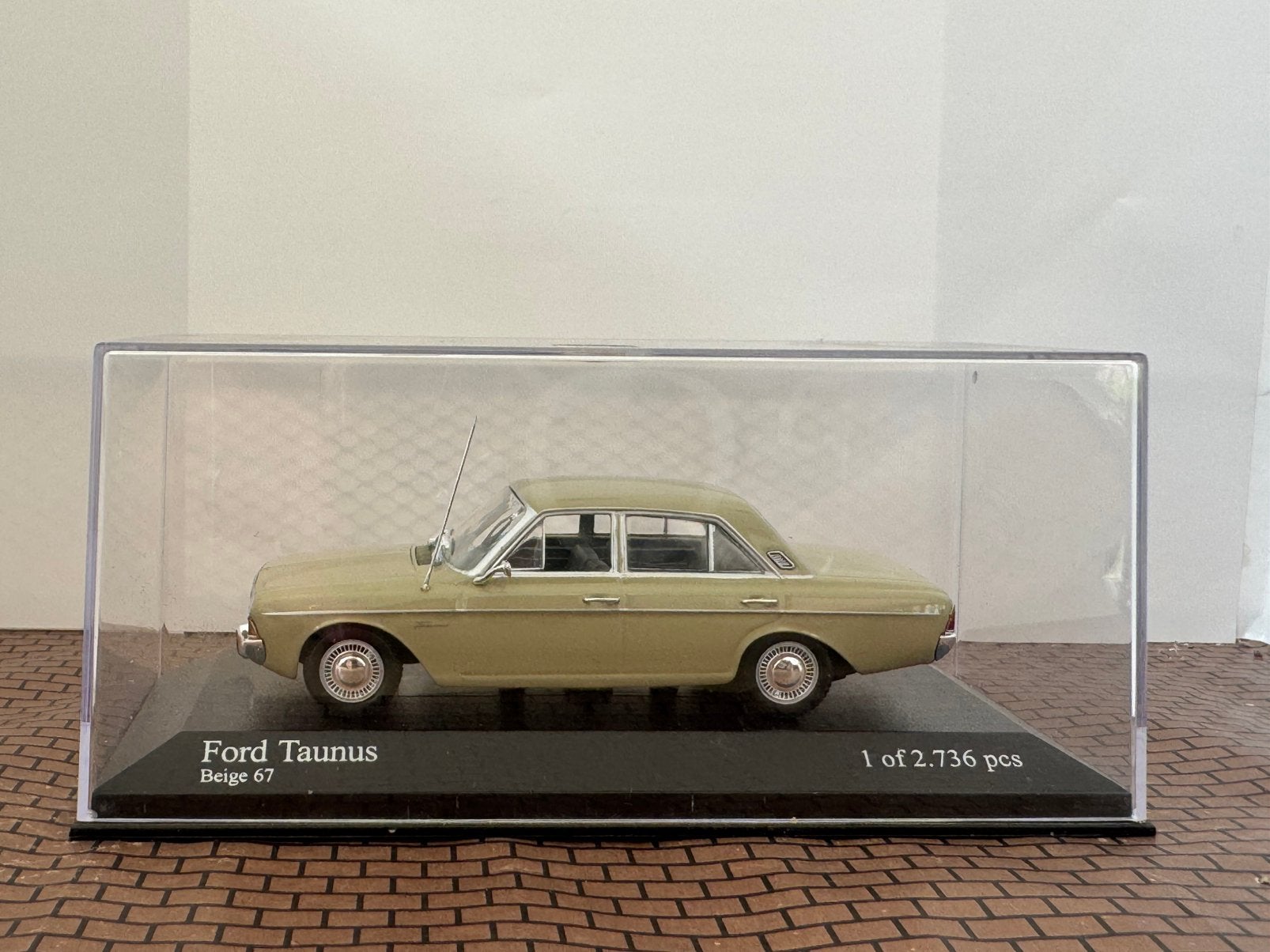 Ford Taunus 1967 Beige Minichamps 1:43, Ophalen of Verzenden, Zo goed als nieuw, Auto, MiniChamps