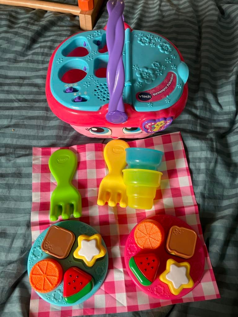 VTech Vormenpret Picknickset - Compleet en Zo Goed als Nieuw, Ophalen, Zo goed als nieuw, Ontdekken, Met geluid