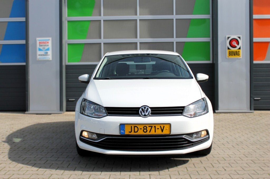 Volkswagen POLO COMF. LINE / Cruise control / Airco / Navi /, Auto's, 40 €/maand, Wit, Origineel Nederlands, Bedrijf