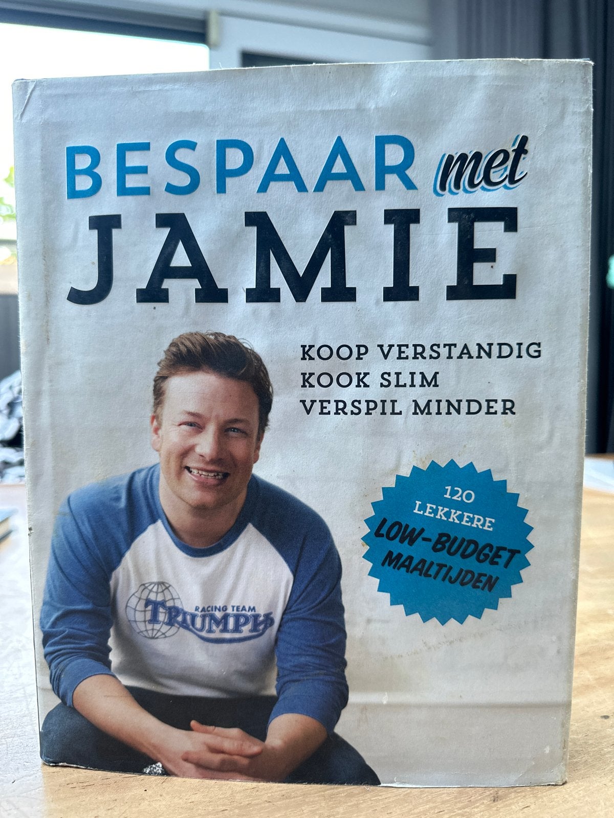 Bespaar met Jamie - Jamie Oliver Kookboek, Boeken, Kookboeken, Hoofdgerechten, Ophalen of Verzenden, Zo goed als nieuw, Gezond koken