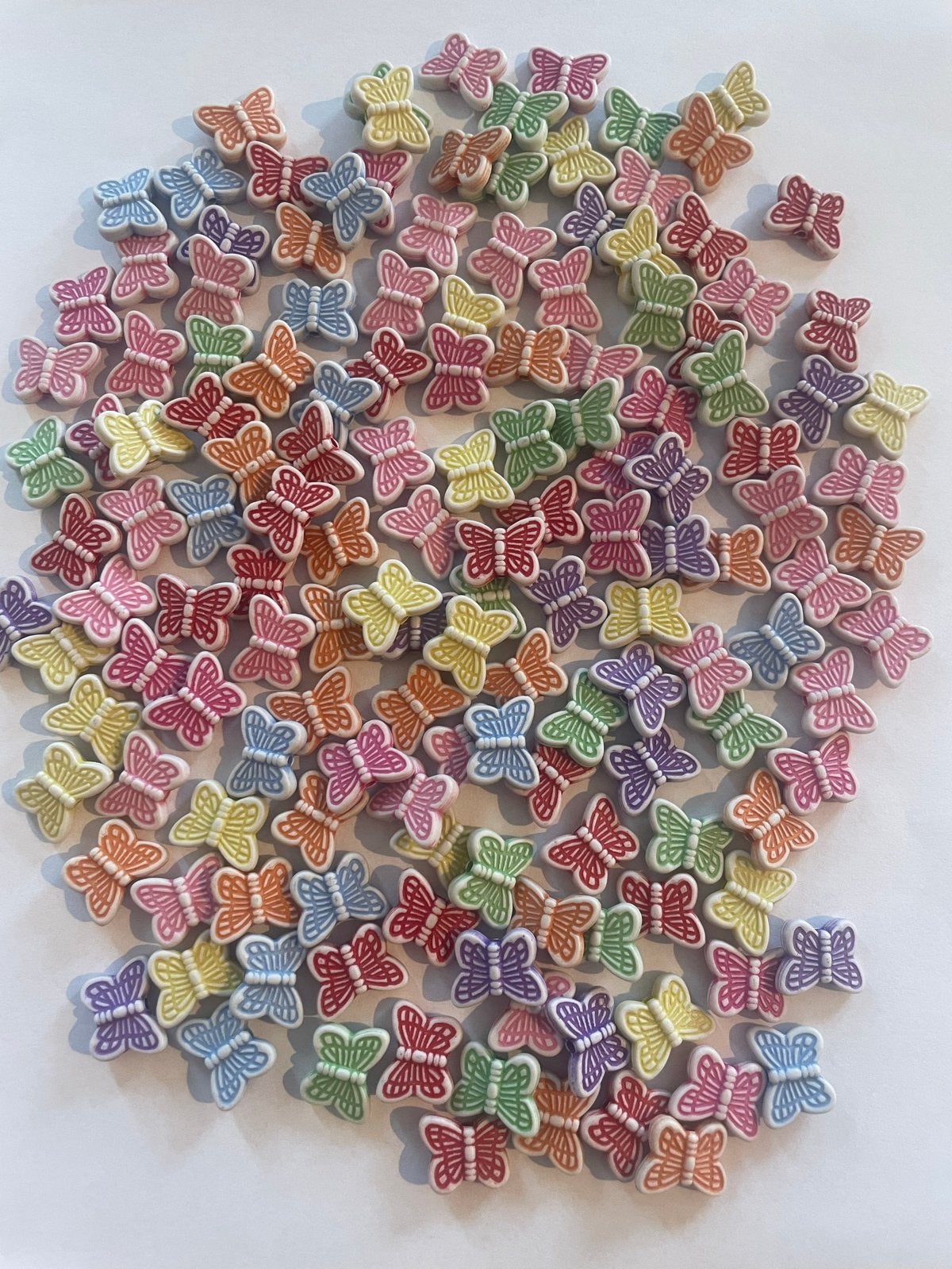 150 Vrolijke Vlinder Kralen voor Sieraden & Decoratie, Hobby en Vrije tijd, Kralen en Sieraden maken, Ophalen of Verzenden, Nieuw
