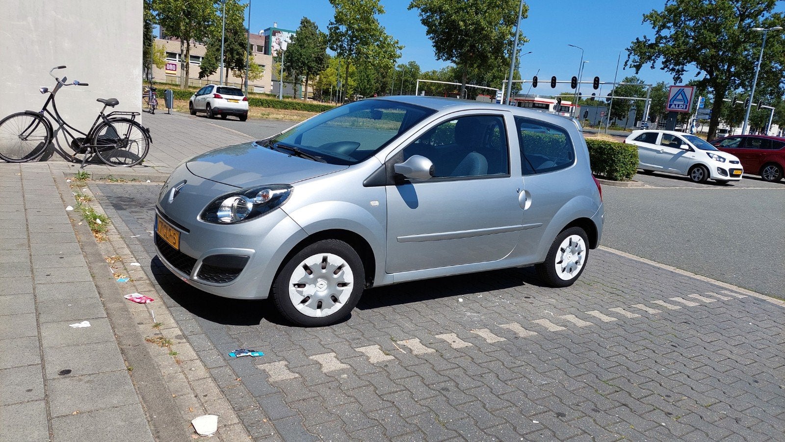 Renault Twingo 1.1 2008 Grijs, Voorwielaandrijving, 31 €/maand, 4 cilinders, Origineel Nederlands
