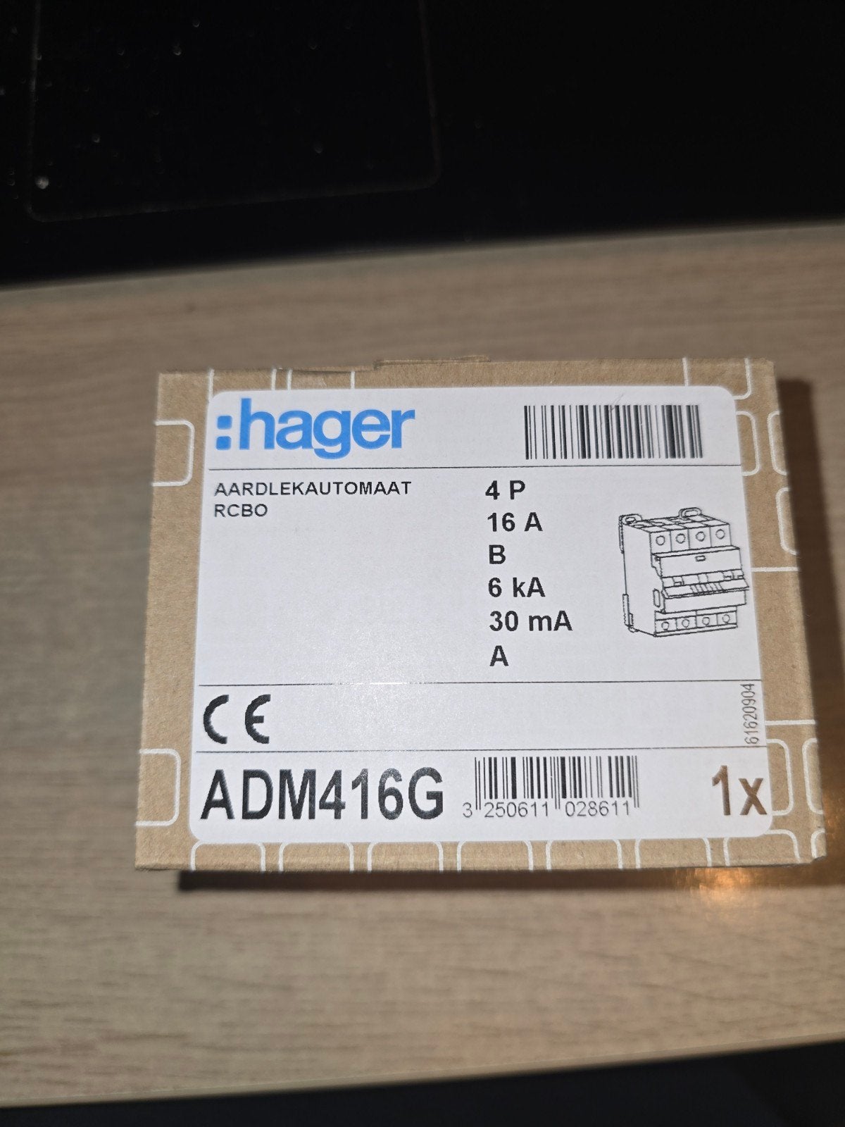Hager Aardlekautomaat RCBO 4P 16A B 6kA 30mA ADM416G, Ophalen of Verzenden, Nieuw, Hager, Aardlekautomaat