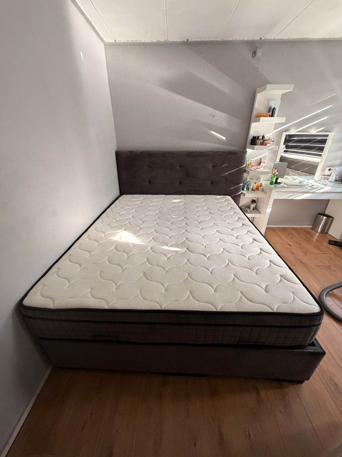Bed 160x200 - Zo goed als nieuw, Ophalen, Tweepersoons, Zo goed als nieuw, 200 cm