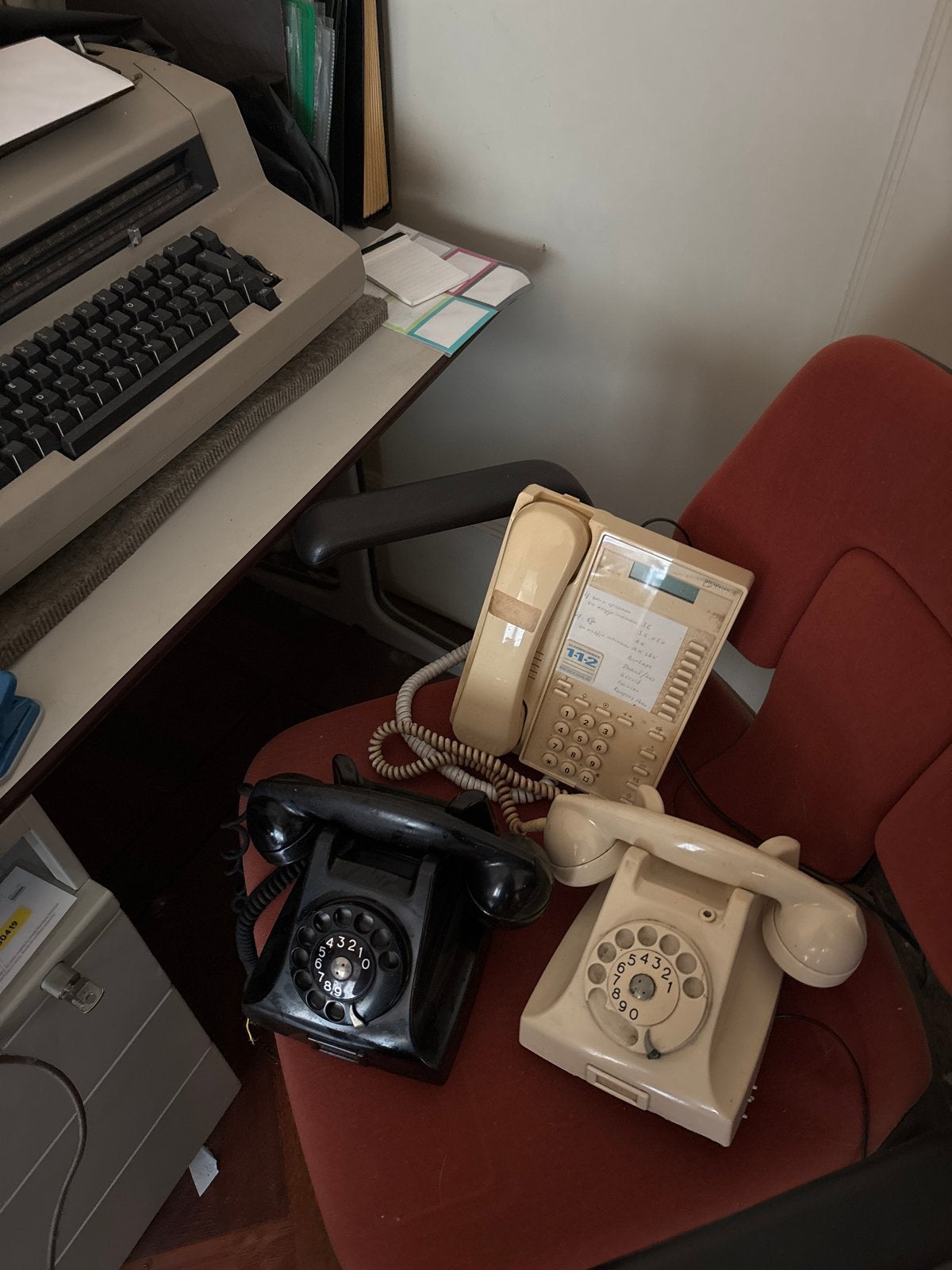 Bakeliet telefoons wit en zwart, Ophalen, Gebruikt, Bakeliet