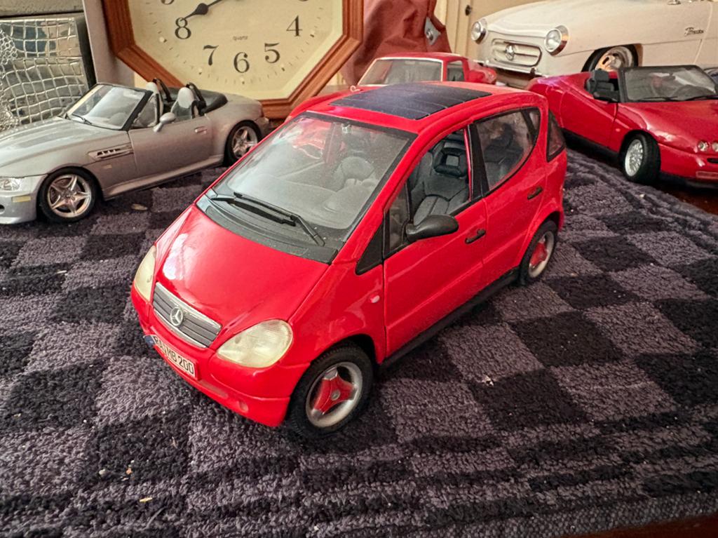 Mercedes Benz.  A. Class.         Maisto., Ophalen of Verzenden, Zo goed als nieuw, Maisto