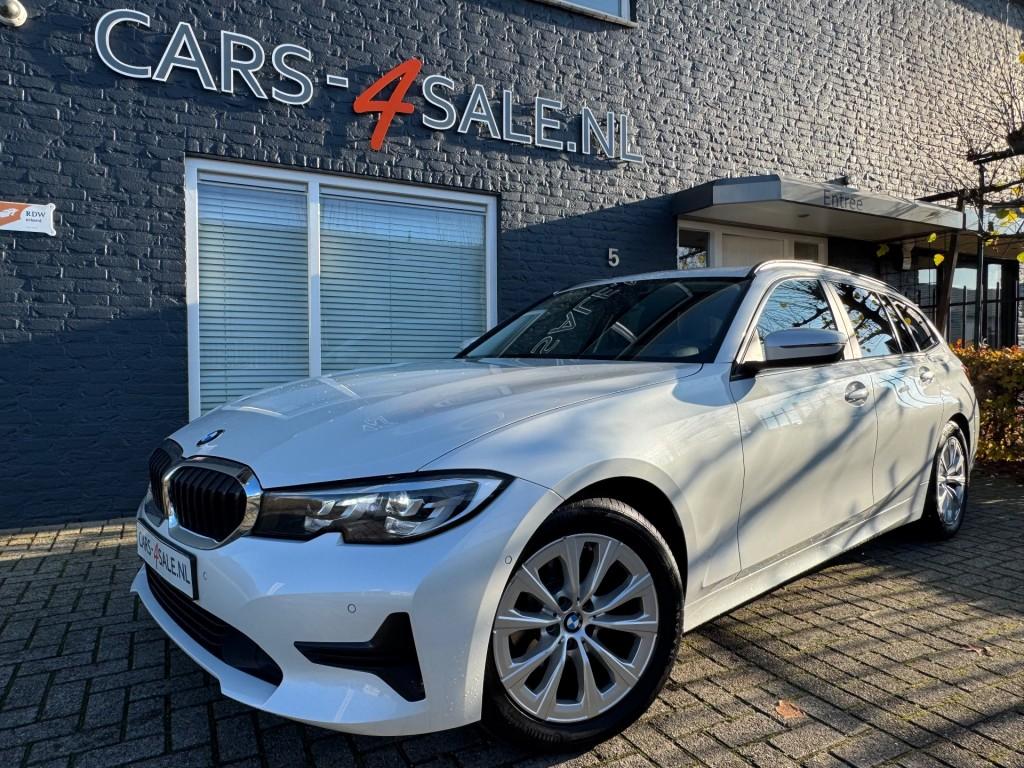 Bmw 3-SERIE 318I Touring  Autom. Business Edit. + Camera + L, Auto's, BMW, Automaat, 15 km/l, Gebruikt, 4 cilinders