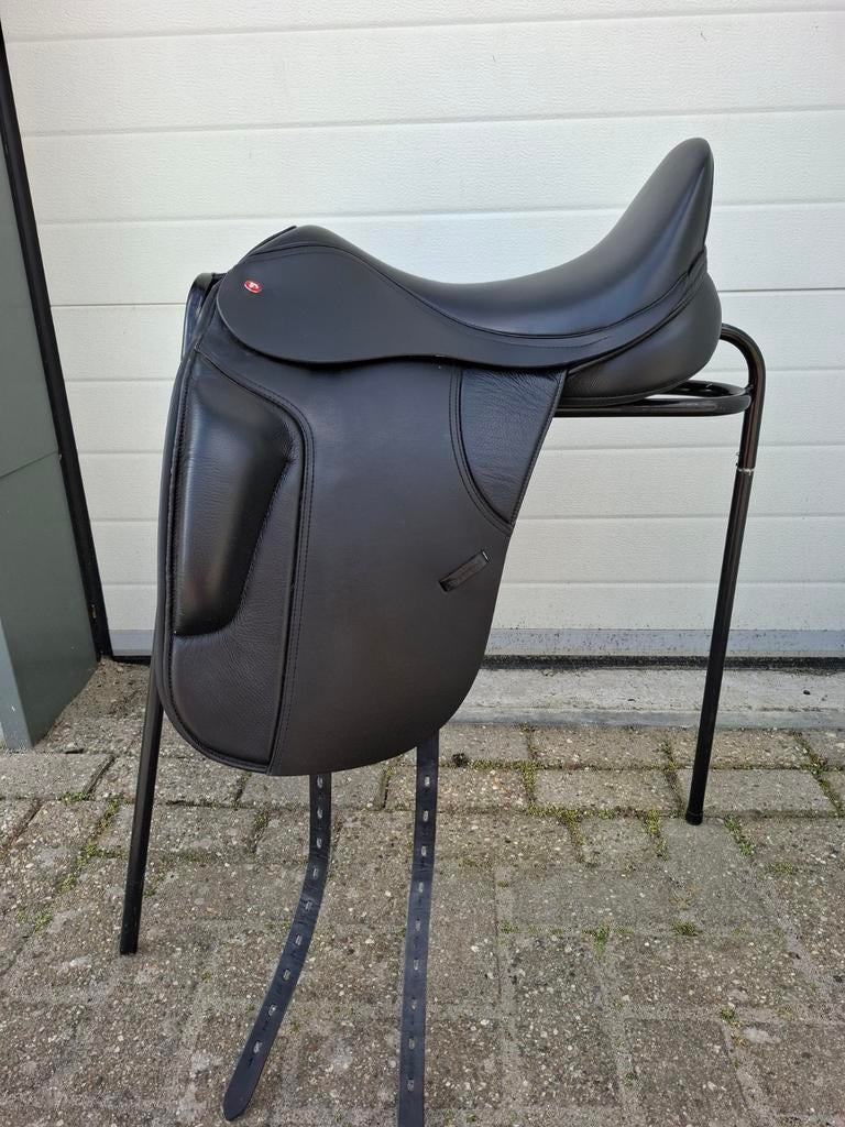 Thorowgood t8 dressuur 18, Dieren en Toebehoren, Paarden en Pony's | Zadels, Dressuur, Ophalen of Verzenden, Zo goed als nieuw