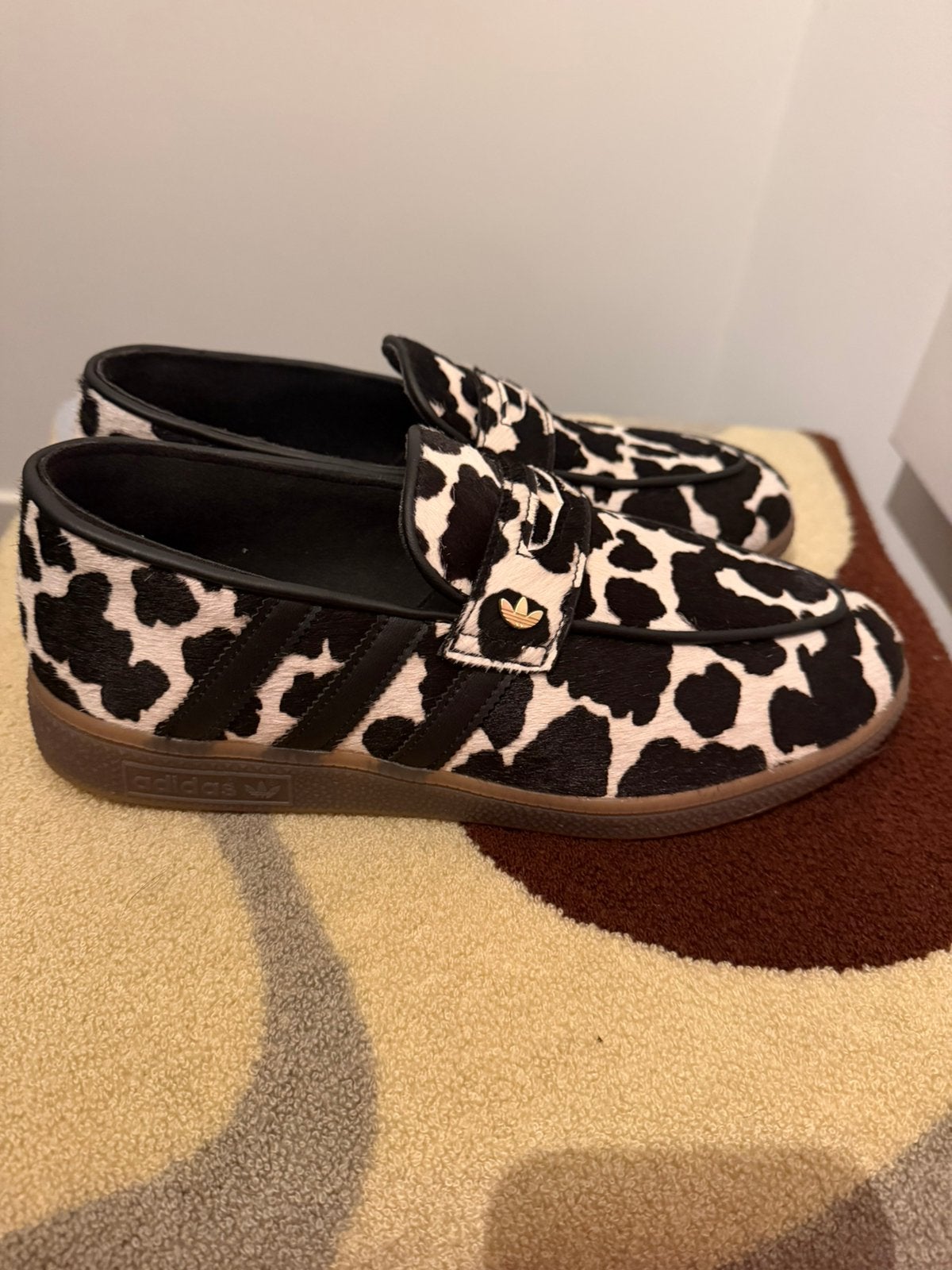 Adidas loafers 41.5 ongedragen, Kleding | Dames, Nieuw, Ophalen of Verzenden, Instappers, Zwart