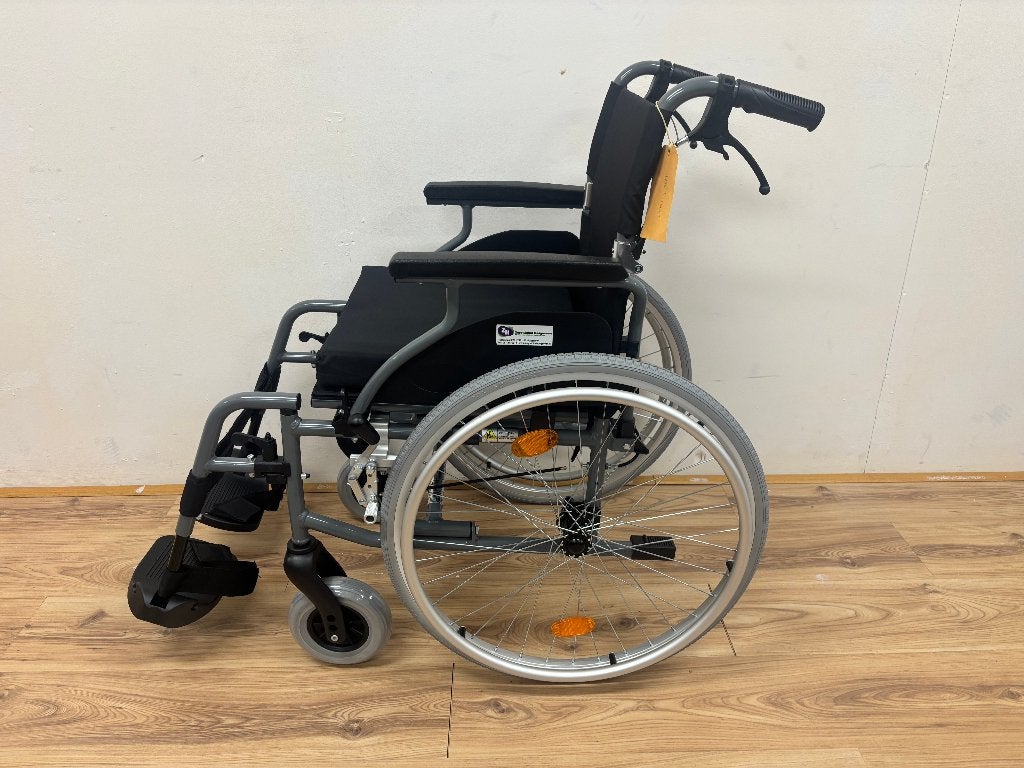 lichtgewicht rolstoel met parkeerrem 45 cm zitbreedte, Ophalen of Verzenden, Inklapbaar, Nieuw, Handbewogen rolstoel