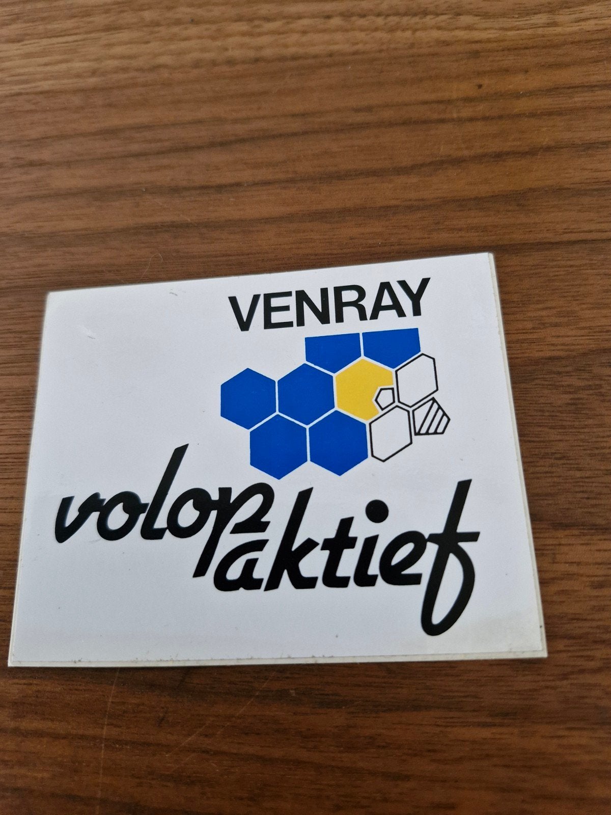 9927 Vintage Venray Volop Aktief Sticker, Ophalen of Verzenden, Gebruikt