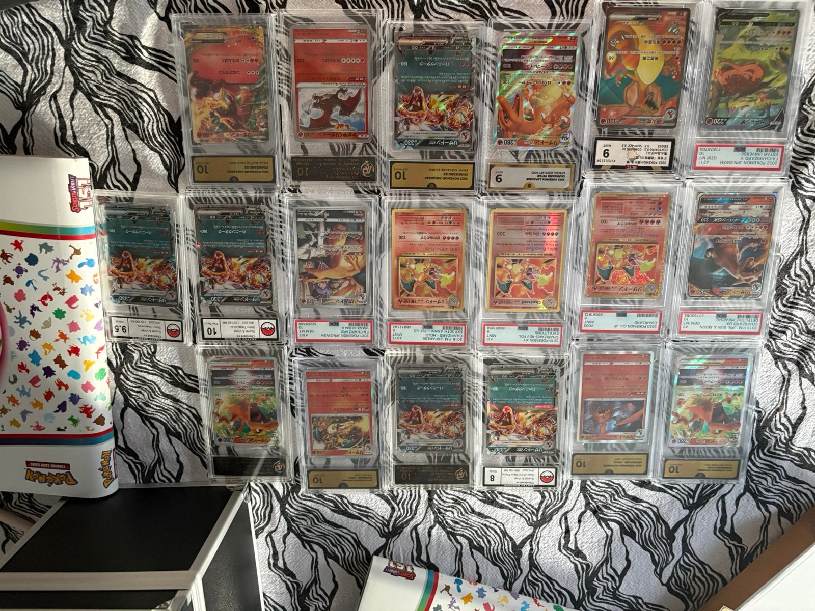 Charizard verzameling, Hobby en Vrije tijd, Verzamelkaartspellen | Pokémon, Ophalen of Verzenden, Zo goed als nieuw, Meerdere kaarten