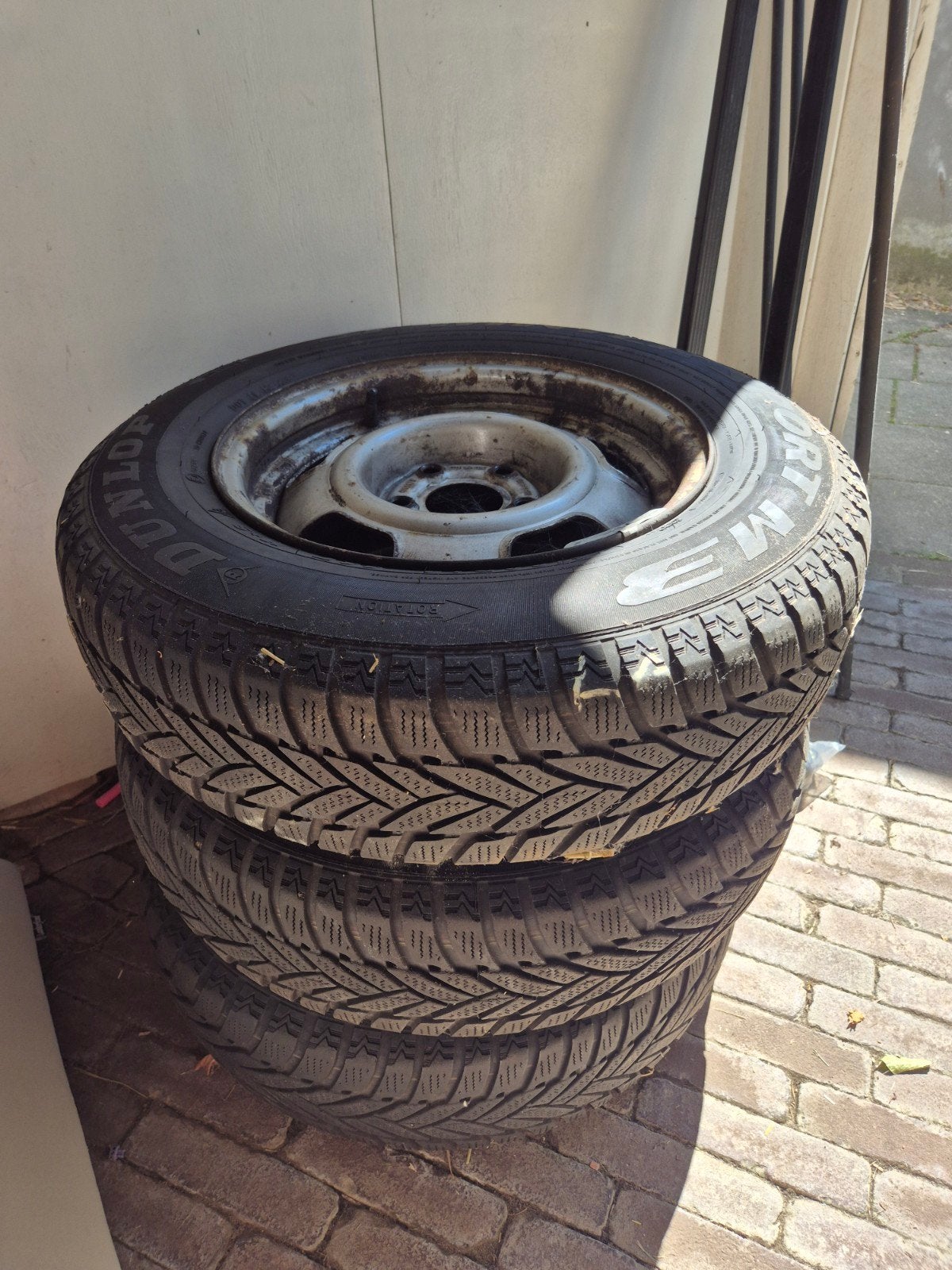 4x Dunlop winterbanden 175/180R14 op Volvo velg, 14 inch, Gebruikt, 175 mm, Banden en Velgen