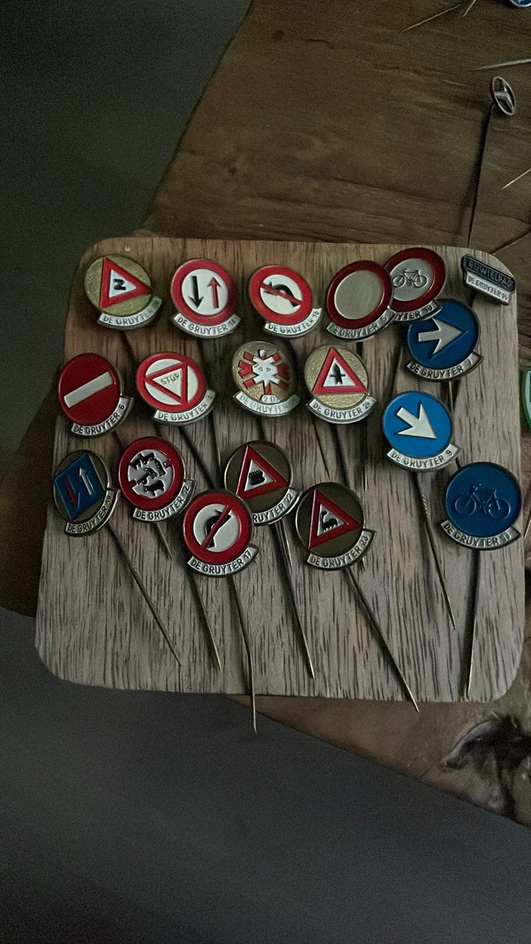 Speldjes de Gruyter, Ophalen of Verzenden, Gebruikt, Speldje of Pin