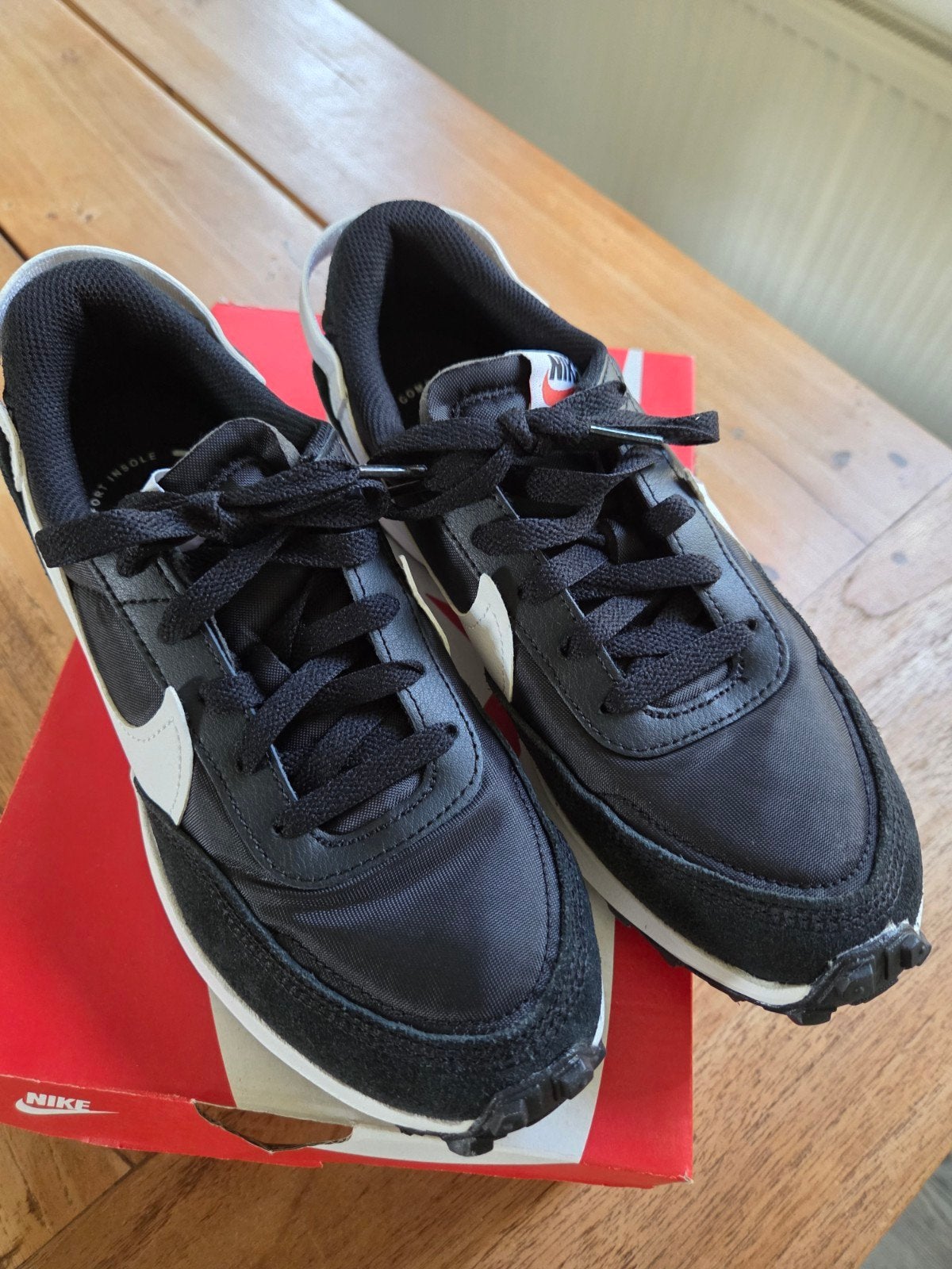 Nieuwe Nike sneakers zwart wit - Maat 38.5, Zwart, Nike, Nieuw, Ophalen of Verzenden
