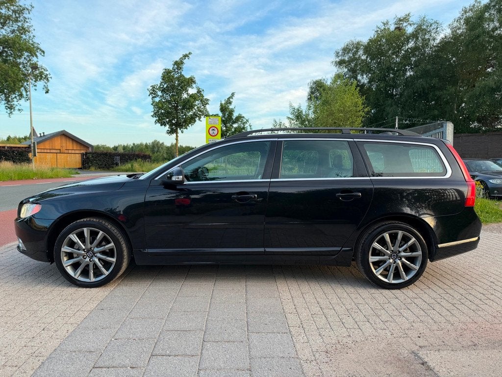 Volvo V70 1.6 T4 Limited Edition Airco Cruise Xenon Leder, Auto's, Voorwielaandrijving, Gebruikt, 4 cilinders, Zwart