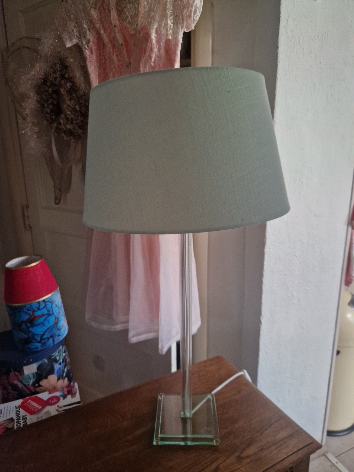 Moderne Tafellamp met Glazen Voet en Groene Kap, Huis en Inrichting, 50 – 75, Gebruikt, Overige merken, Groen