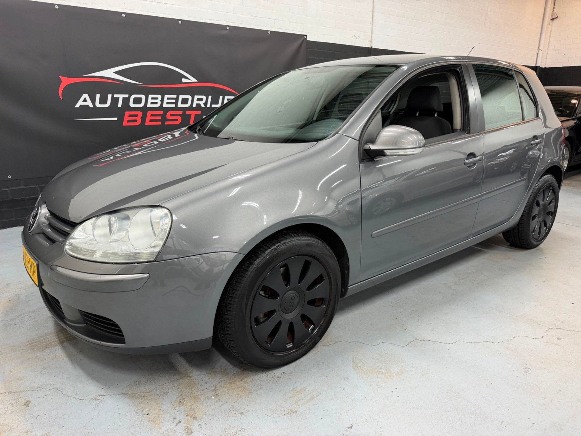 Volkswagen Golf 1.4 TSI Trendline Business Nap/Airco/APK 18-, Auto's, Voorwielaandrijving, Dealer onderhouden, Stof, Gebruikt