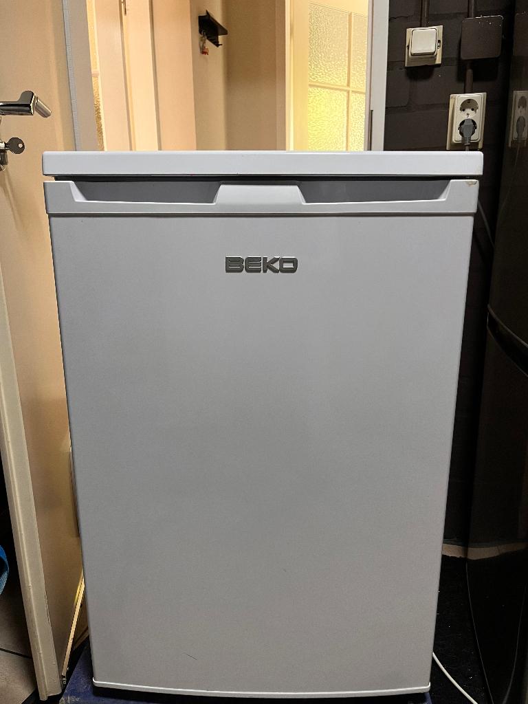 Beko koelkast (tafelmodel), Witgoed en Apparatuur, Koelkasten en IJskasten, Ophalen, Minder dan 85 cm, 100 tot 150 liter, Zo goed als nieuw