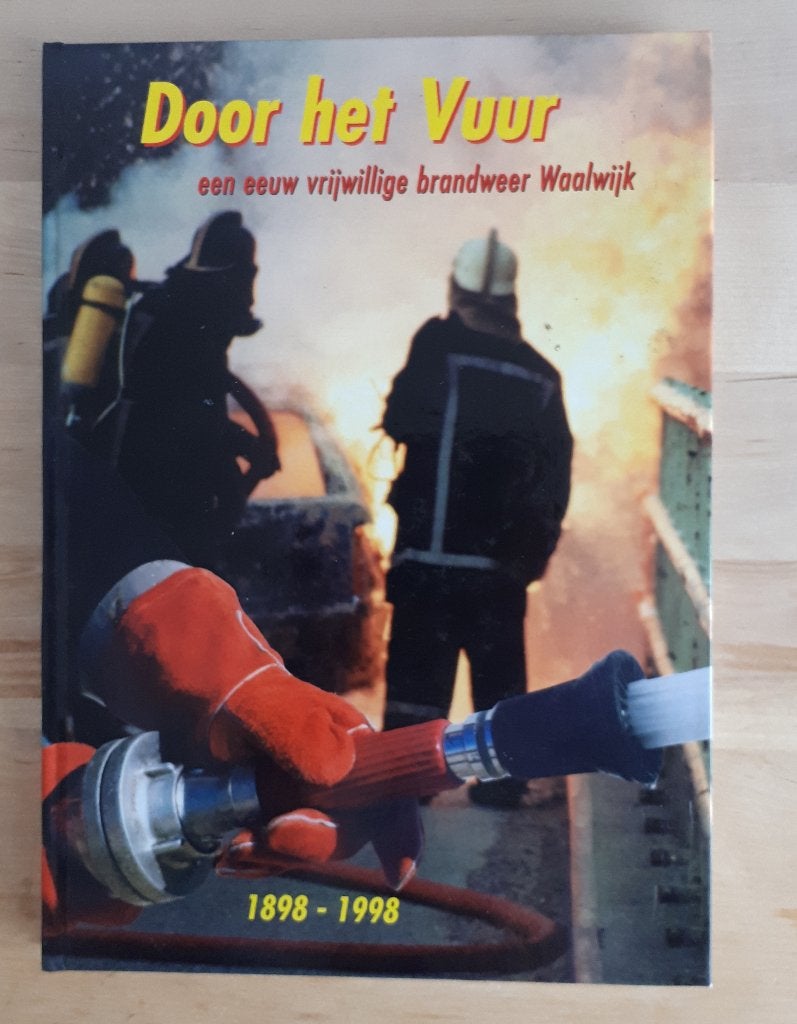 4 prachtige boeken Brandweer (verschillende plaatsen), Ophalen of Verzenden, Overige soorten, Nederland, Boek of Tijdschrift