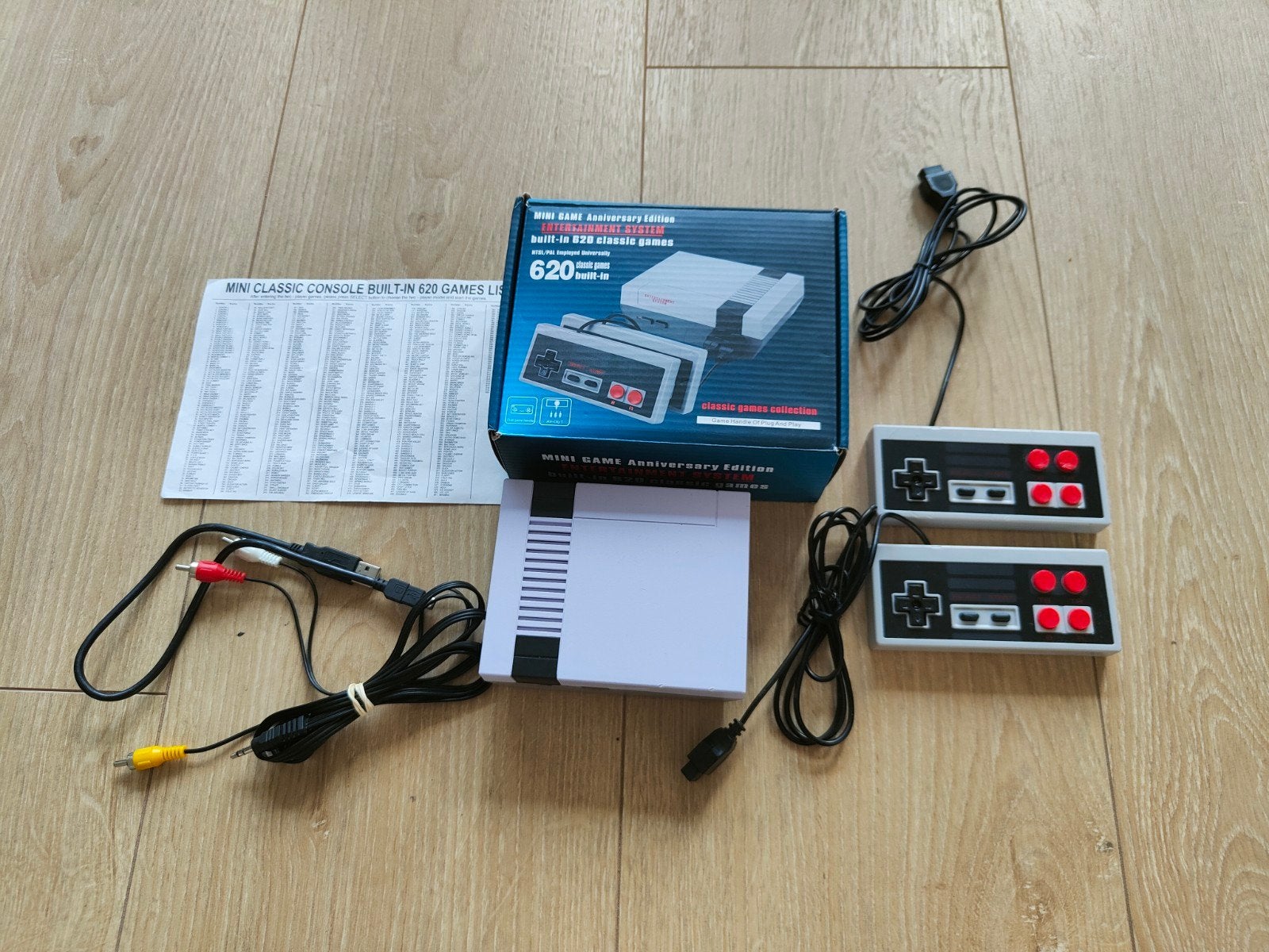 Entertainment Systeem. NES mini kloon met meer dan 600 games, Ophalen of Verzenden, Zo goed als nieuw, Met 2 controllers, Met games