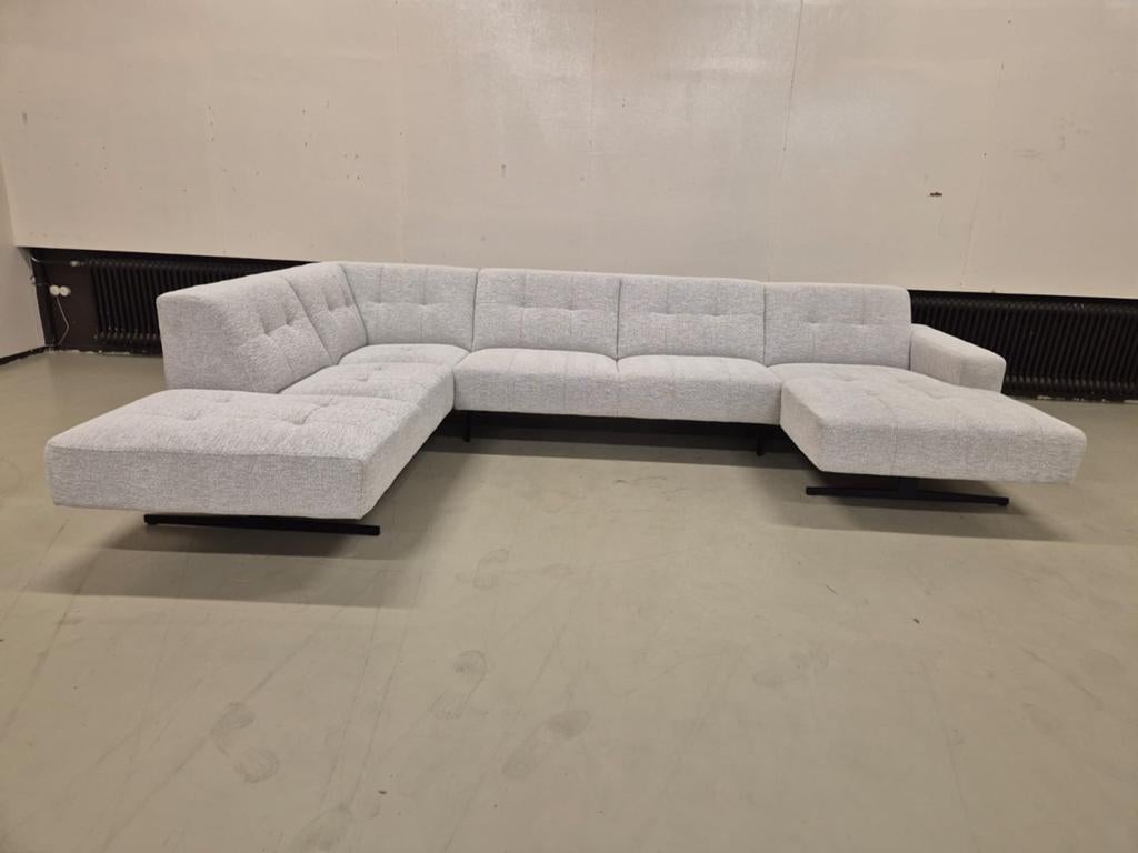 50% SHOWROOM OUTLET - Montel Traffic - U Hoekbank - Sale, Laan der Techniek 21, Veenendaal, Ophalen of Verzenden, Stof, 150 cm of meer