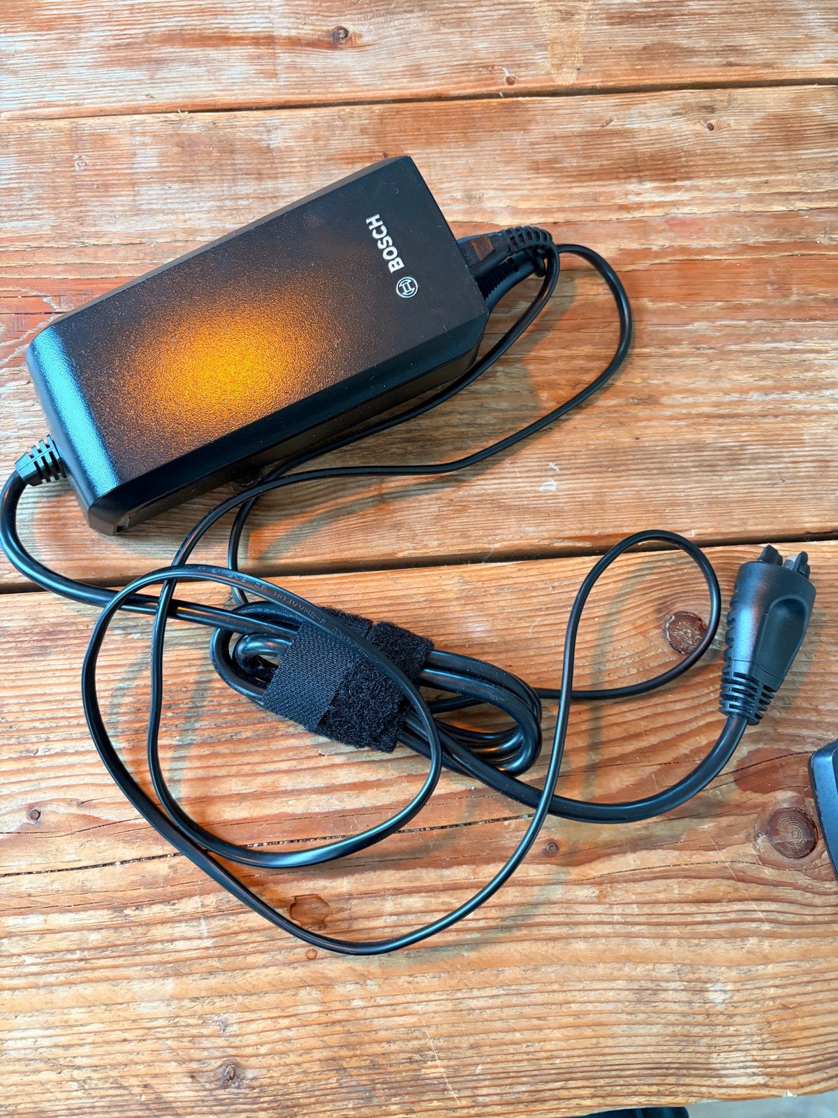 BOSCH Oplader voor E-bike Accu, Gebruikt