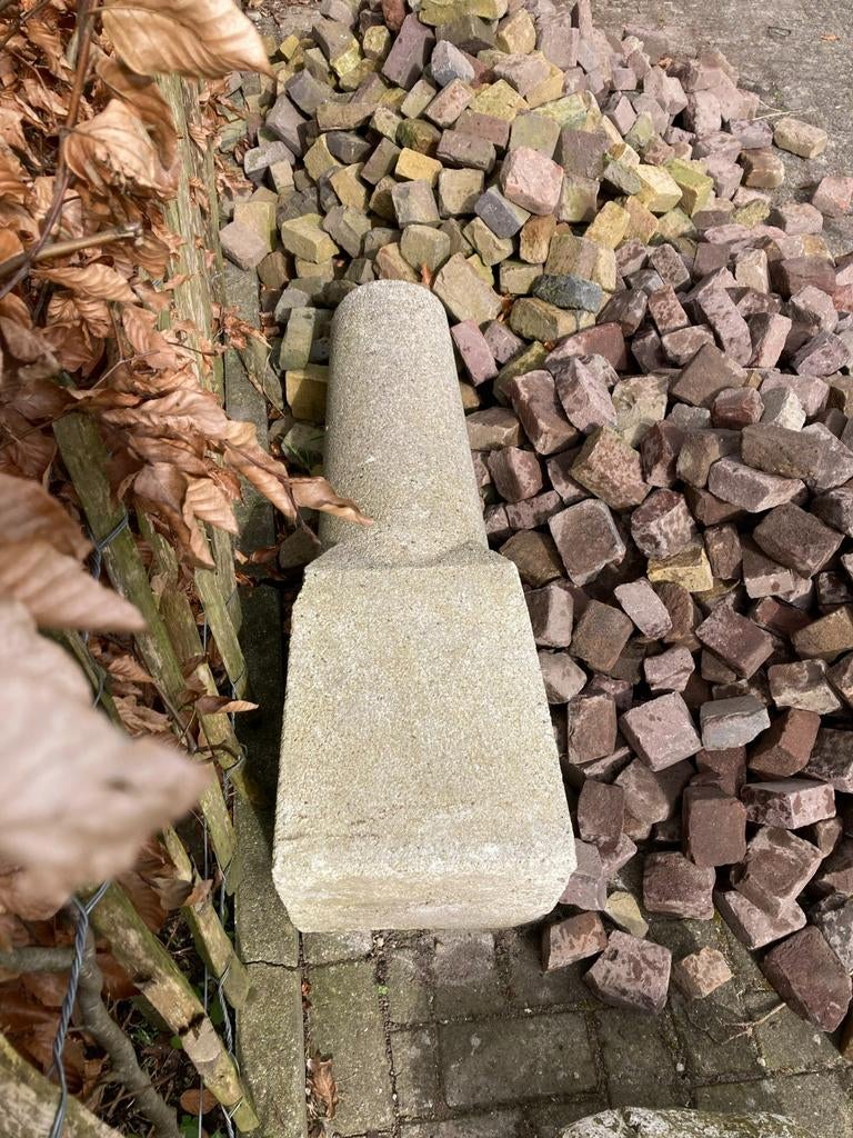Betonnen paal, Ophalen, Gebruikt, 100 tot 200 cm, 50 cm of meer