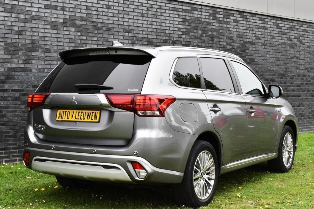 Mitsubishi Outlander 2.4 PHEV Plug-In CAMERA/CARPLAY-ANDROID, Automaat, Euro 6, 4 cilinders, Met garantie (alle)