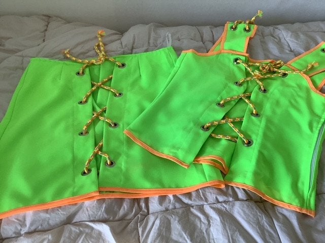 Nieuw neon groen 2delig setje met ritssluiting, maat 42 1099, Maat 42/44 (L), Nieuw, Ophalen of Verzenden, Kleding