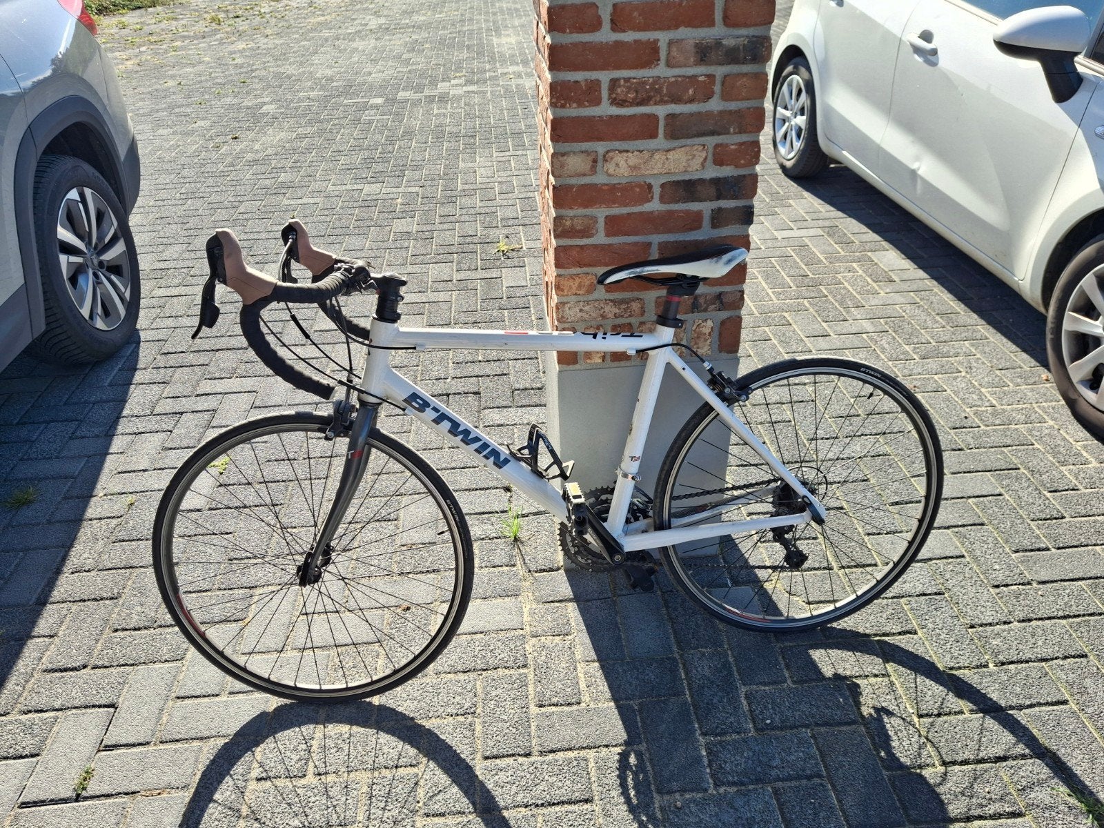 Btwin Triban 100 racefiets - Zo goed als nieuw, Fietsen en Brommers, Overige merken, Aluminium, Ophalen of Verzenden, Zo goed als nieuw