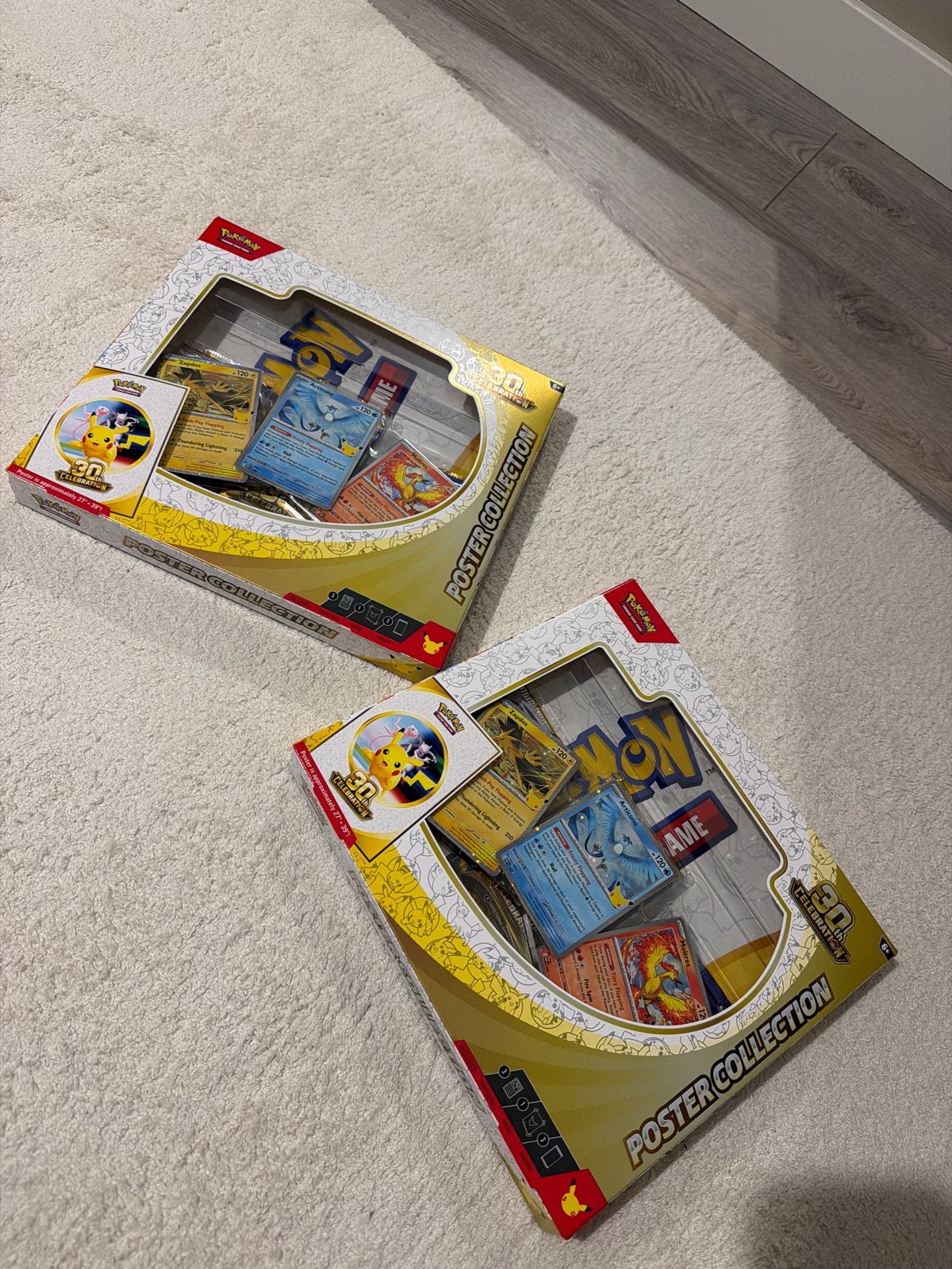 Pokémon 25th Anniversary Poster Collectie Box (2 stuks), Hobby en Vrije tijd, Ophalen of Verzenden, Nieuw, Overige typen
