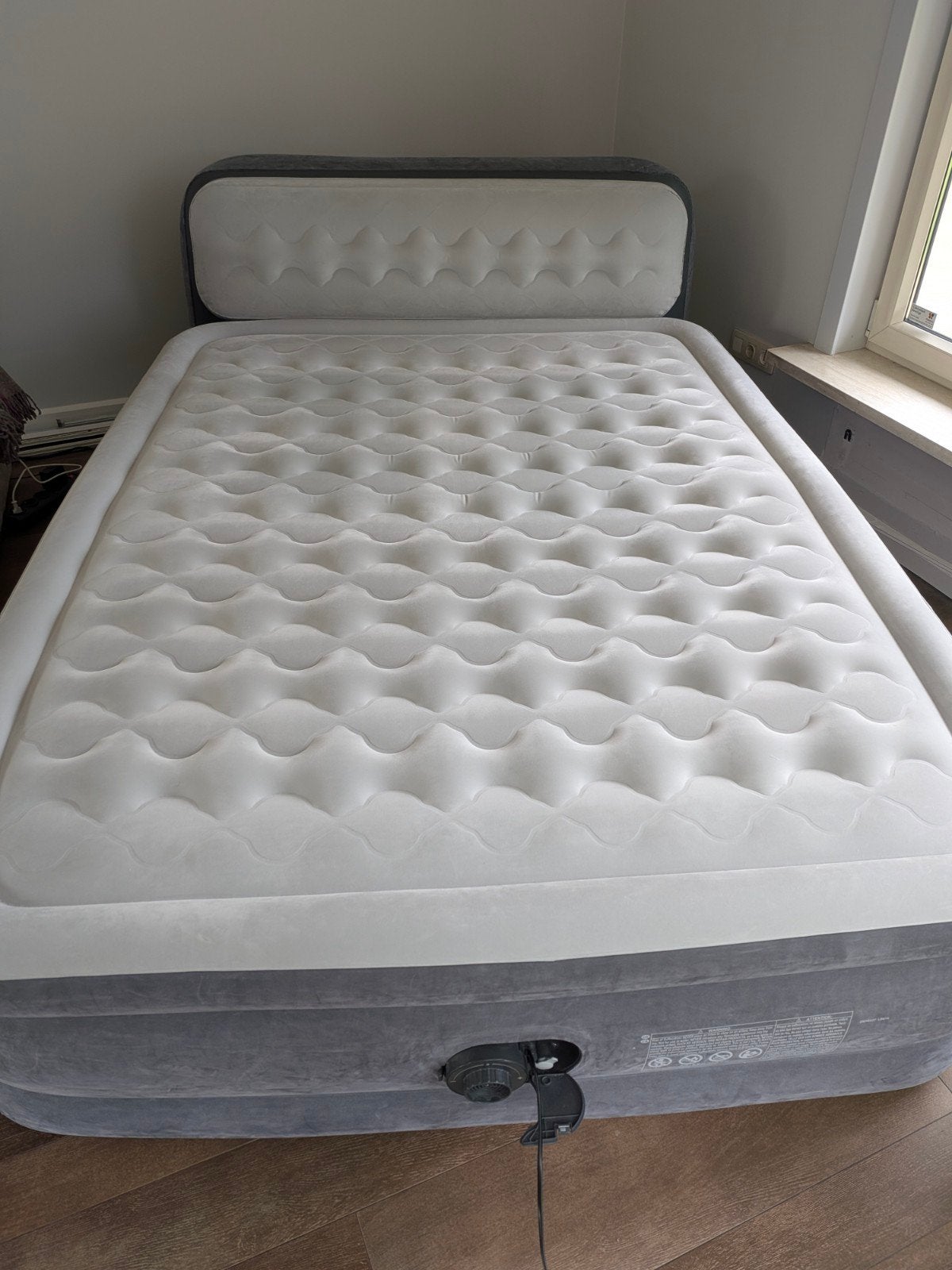 GRATIS! Intex Queen Luchtbed met Hoofdbord – Klein Lek, Ophalen