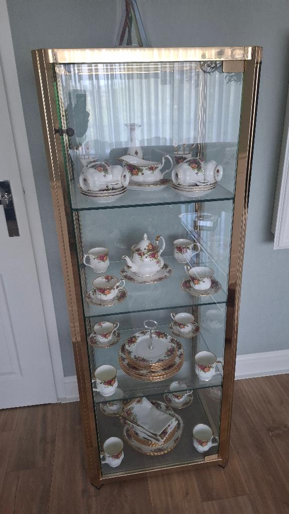 servies royal alberts old country roses, Ophalen of Verzenden, Zo goed als nieuw, Overige stijlen, Porselein