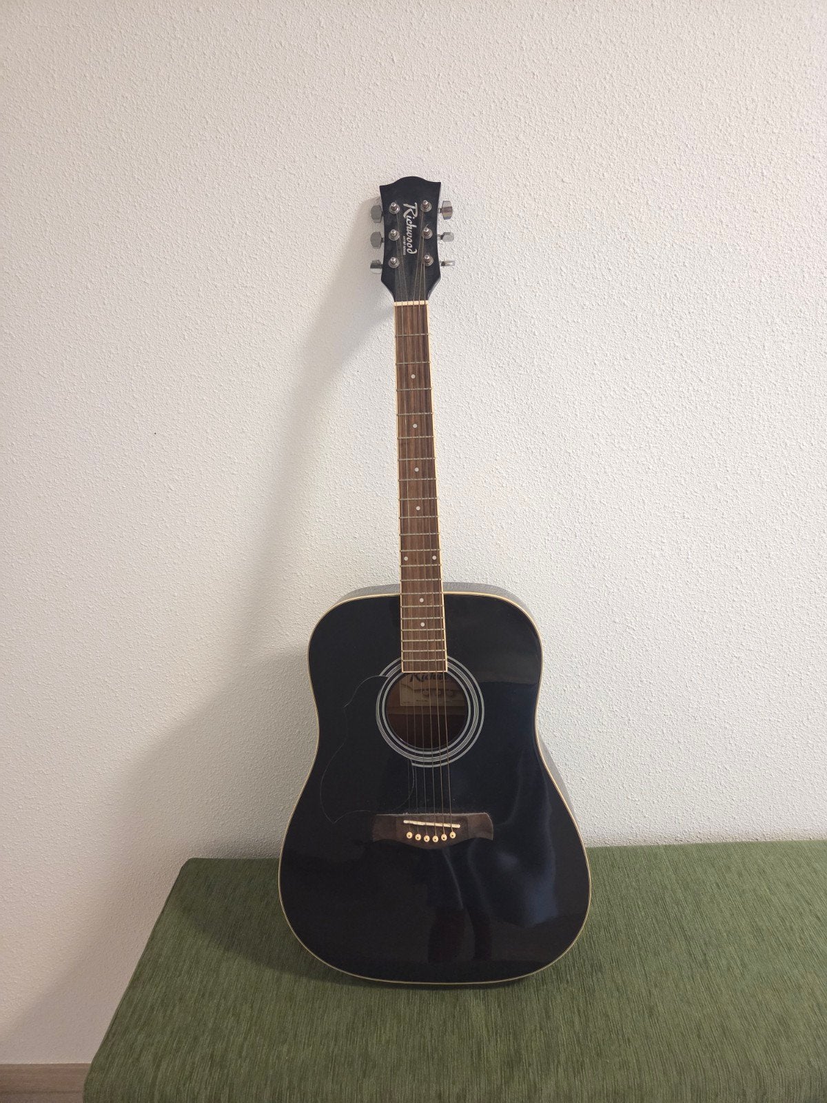 Richwood Western linkshandige gitaar met hoes, Ophalen, Gebruikt, Western- of Steelstringgitaar, Met koffer