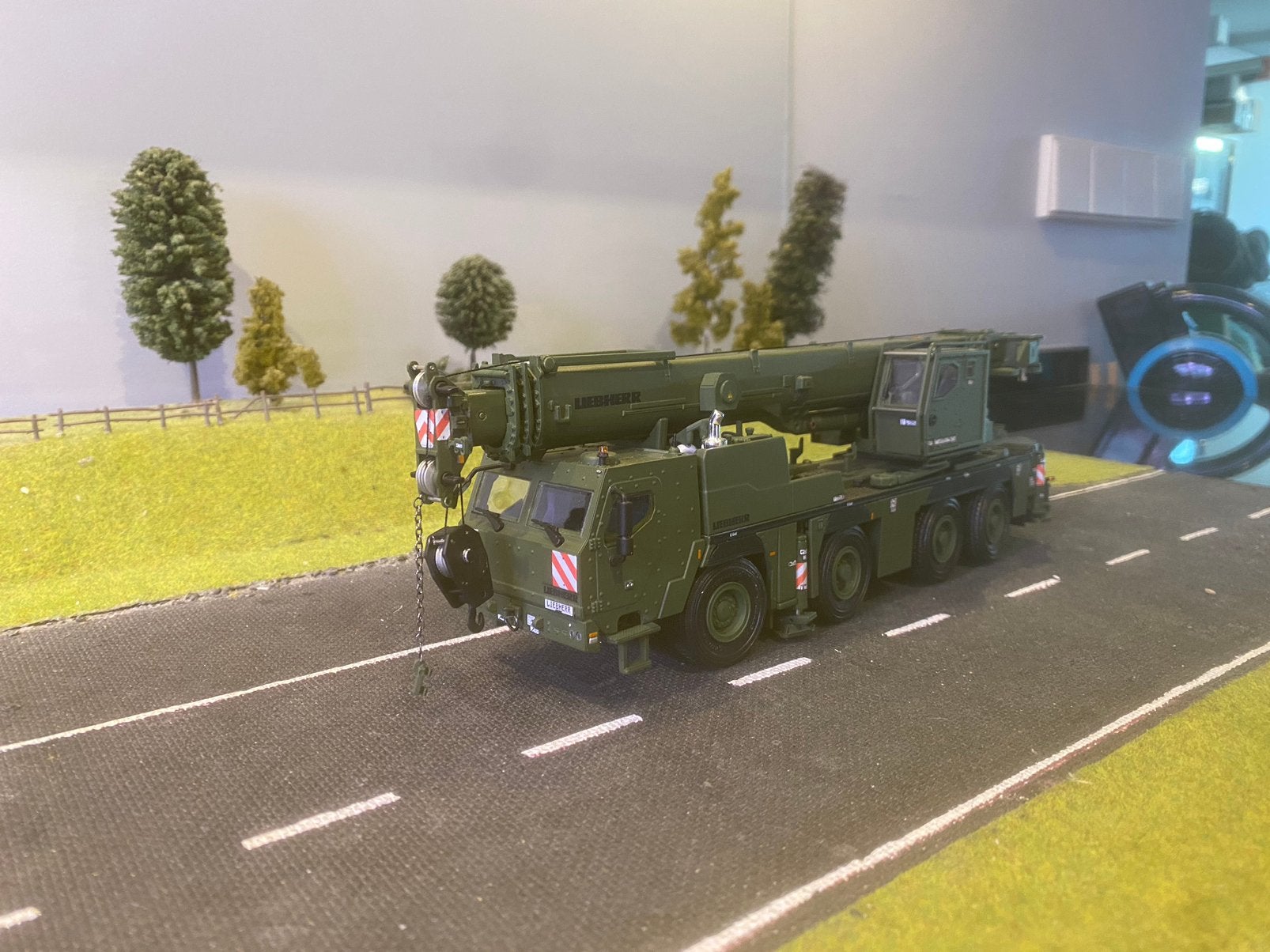 Liebherr mobiele kraan G-LTM 1090-4.2 van het leger, Ophalen of Verzenden, Zo goed als nieuw, Bus of Vrachtwagen, Wsi
