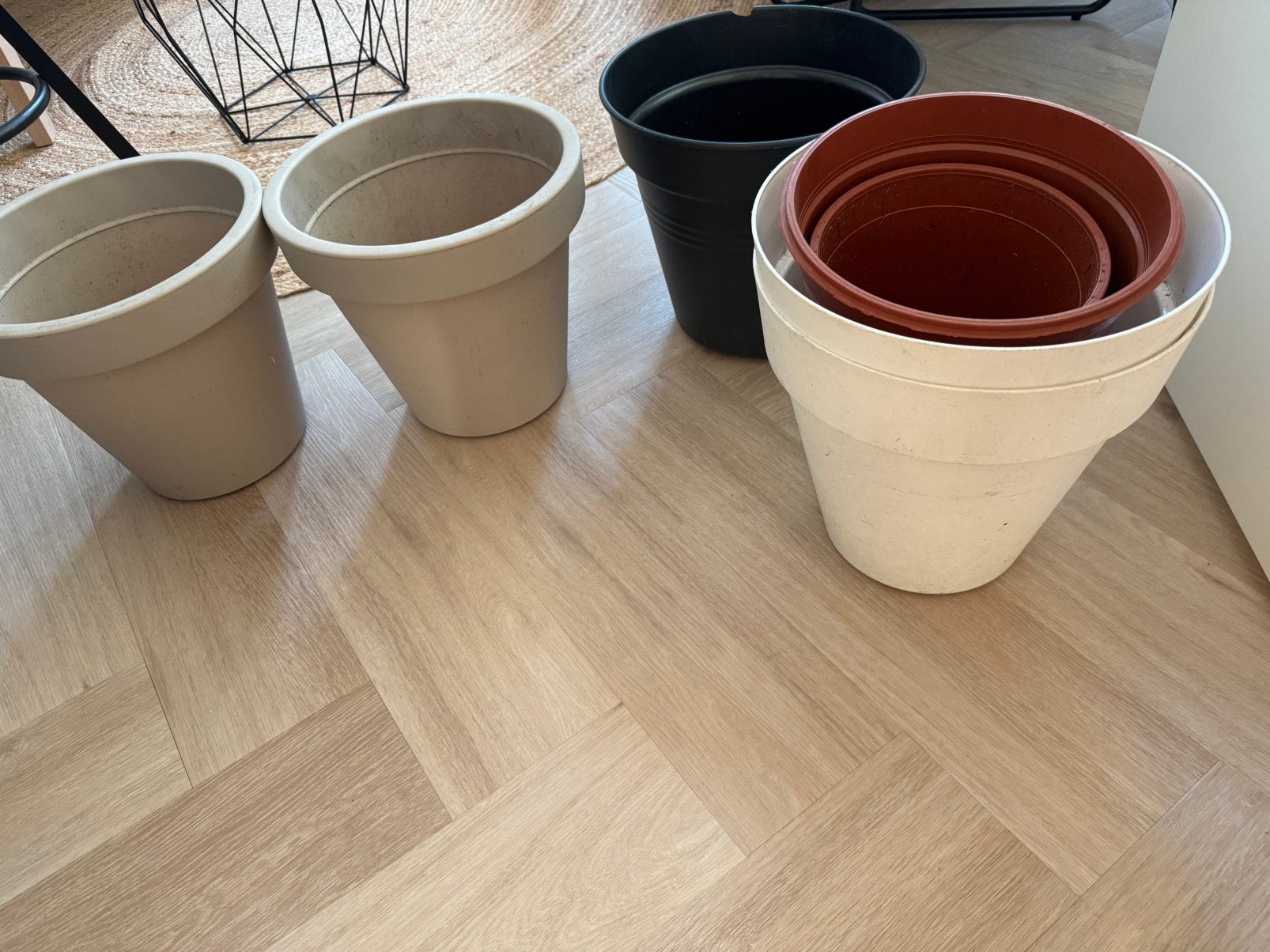 5 Bloempotten t.e.a.b., Tuin en Terras, Bloempotten, Ophalen, Rond, Zo goed als nieuw, Aardewerk