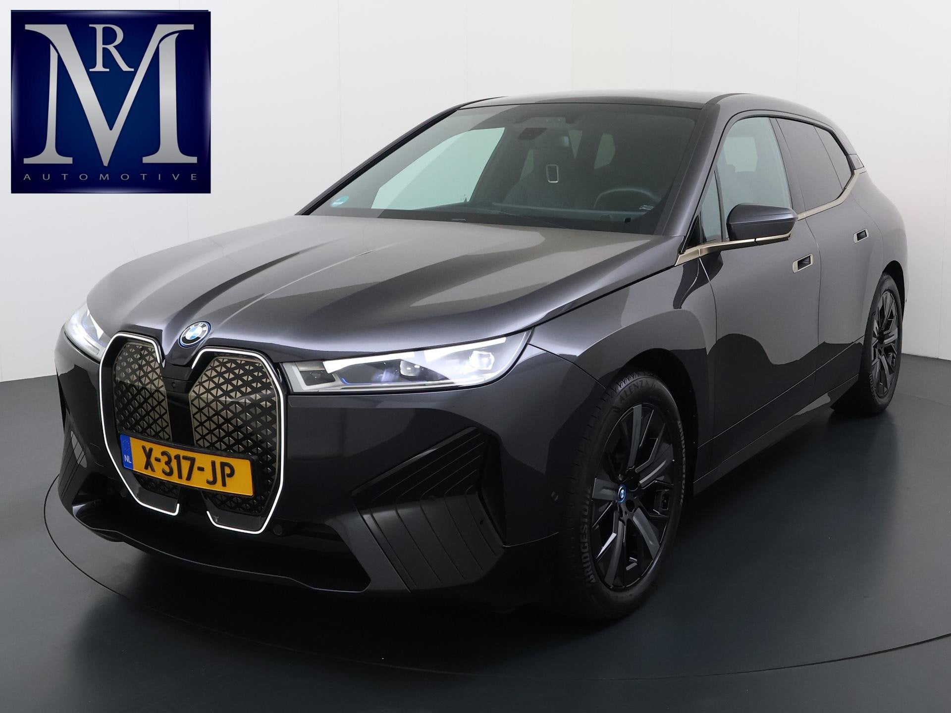 BMW iX xDrive40 Business Edition Plus 77 kWh SOH 100% | DRIV, Auto's, Automaat, Gebruikt, 495 min, Vierwielaandrijving