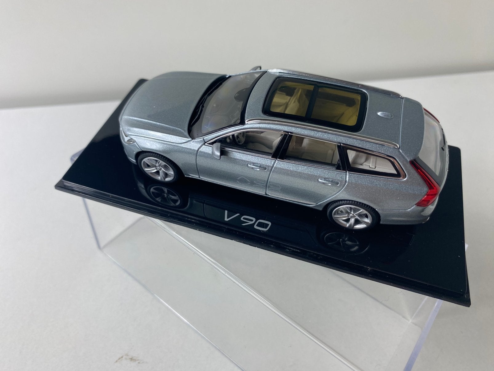1:43 VOLVO V90/sunroof-in vitrinebox, Ophalen of Verzenden, Auto, Norev