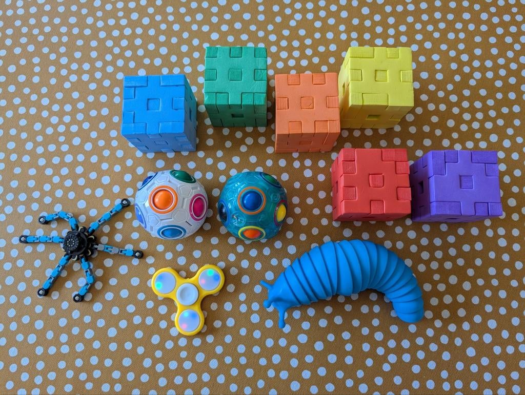 Pakket met fidget speelgoed, puzzels, Rubiks, Ophalen of Verzenden, Zo goed als nieuw, Puzzelen