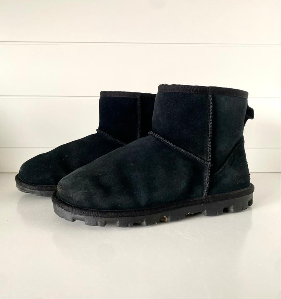 Zwarte UGG Classic Mini laarzen - Maat 37 uggs, Kleding | Dames, Schoenen, Ophalen of Verzenden, Zo goed als nieuw, Zwart, Lage of Enkellaarzen