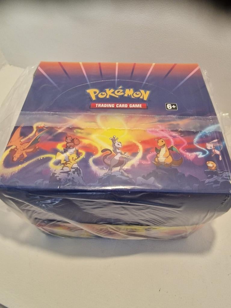 Pokemon Displaybox  10x Kanto Tin  Scarlet&Violet, Ophalen of Verzenden, Nieuw, Boosterbox, Foil