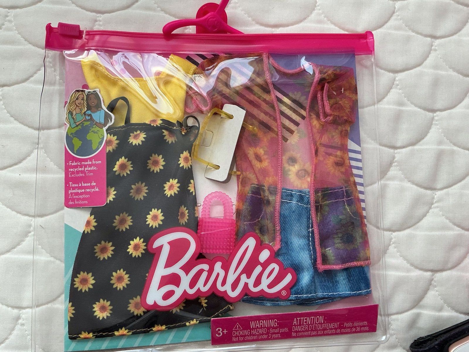 Barbie Kledingset met Zonnebloemprint en Jeans - Nieuw, Verzamelen, Ophalen of Verzenden, Nieuw